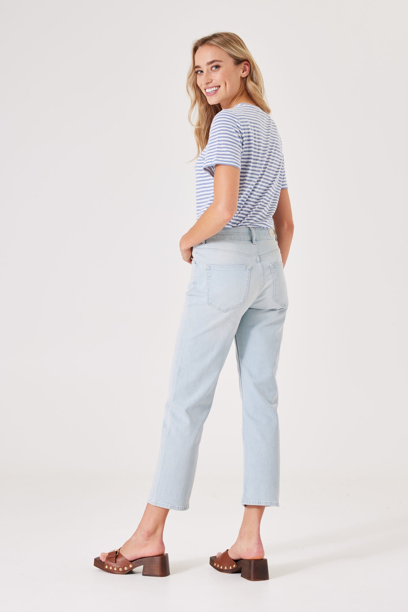 Garcia T-shirt Donna: Cotone Classico, Girocollo, Manica Corta, Made In Italy Style